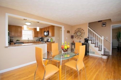 38 Raffia Rd, Enfield CT 06082-5171 exterior