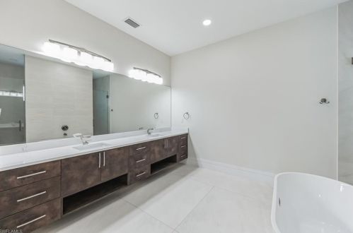 1045 Morningside Dr, Naples FL 34103-3313 exterior