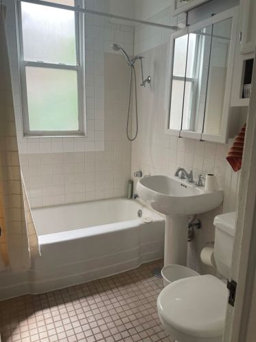 1833 Belle Plaine Ave, Chicago, IL 60613-1826