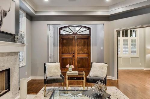 2925 Bookhout St, Dallas TX  75201-1101 exterior