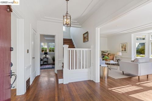 15 Eton Ct, Berkeley CA 94705-2715 exterior