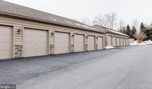 91 Midway Farms Ln, Lancaster PA 17602-2671 exterior