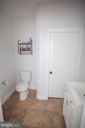 26 Ridgeway Ave, Manor PA 19036-1923 exterior