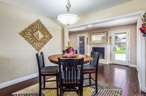 805 Un Ave, Fullerton CA 92831-2734 exterior