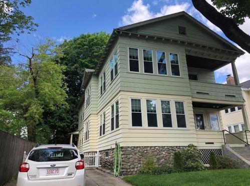 9 Underwood St, Worcester, MA 01602-2960