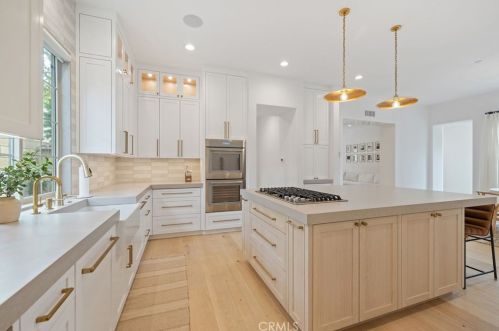 10464 Caribou Way, Tustin CA  92782-1470 exterior