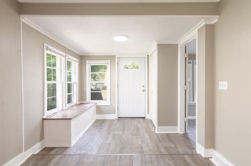 1014 Boston St, Grand Rapids, MI 49507-2104