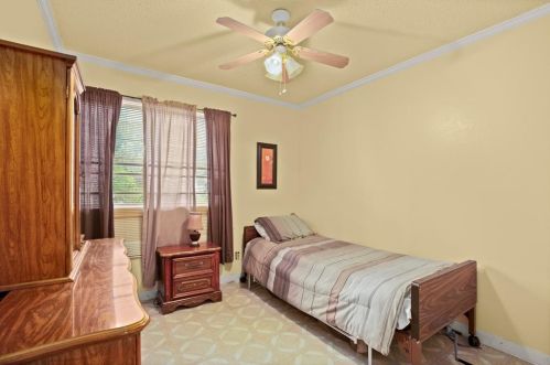 5809 Encinal Cv, Austin TX 78744-4442 exterior