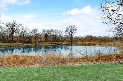 3160 Menomonee Riv Pkwy, Milwaukee WI 53222-3371 exterior