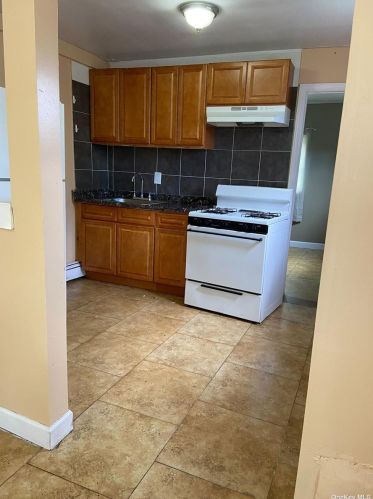 485 Irving St, Central Islip NY  11722-3719 exterior