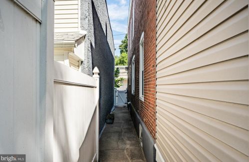 273 Hermitage St, Philadelphia PA  19127-1012 exterior