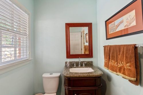 3611 Cloudland Dr, Atlanta GA 30327-2907 exterior