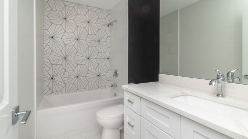 5135 Neenah Ave, Chicago IL  60656-3728 exterior