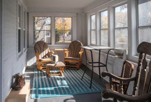 1421 Stockbridge Ave, Kalamazoo, MI 49001-3903