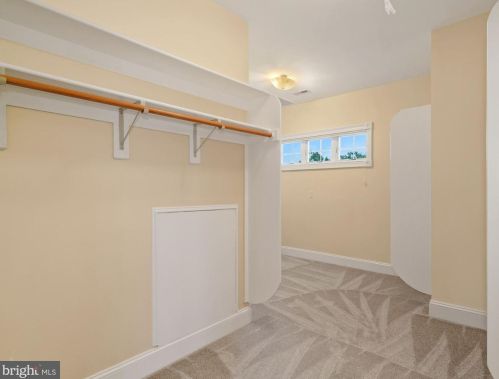 12705 Greenbriar Rd, Rockville MD 20854-6324 exterior