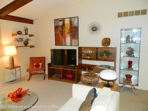 5912 Okemos Rd, Haslett MI 48840-9519 exterior