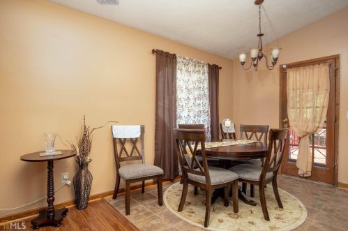 5962 Wellborn Trl, Lithonia GA 30058-8304 exterior