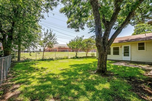 149 Suzanne Ter, Burleson TX 76028-5617 exterior