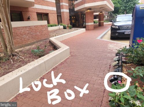 2301 N St, Washington DC  20037-1126 exterior