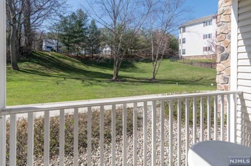 1106 Gatherings Dr, Paterson NJ 07508-1378 exterior