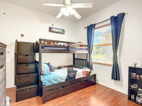 8532 Laurel Lk Blvd, Naples FL 34119-9792 exterior