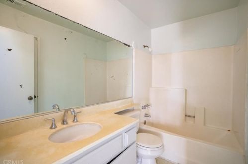 5221 Perkins Rd, Oxnard CA 93033-8358 exterior