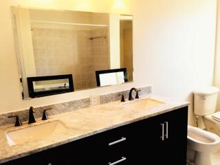 12 Candlelight Ct, Rockville MD  20854-2753 exterior