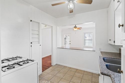 9827 Beach St, Bellflower CA  90706-5917 exterior