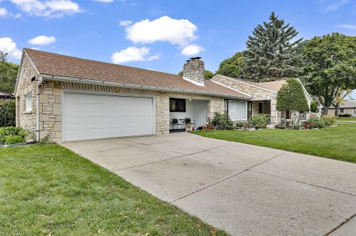 3911 56th St, Milwaukee WI  53220-2632 exterior