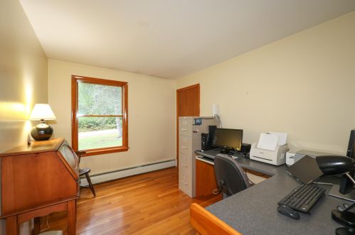 494 Mtn Rd, Concord NH 03301-6902 exterior