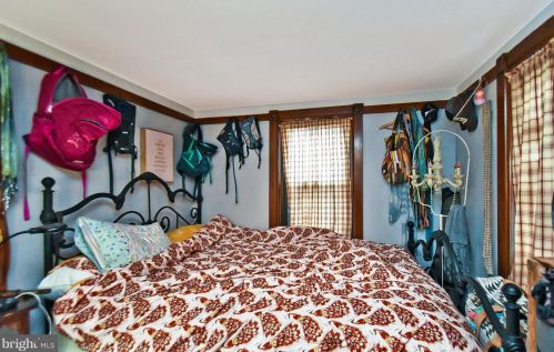 7757 Center St, Slatington PA 18080-3435 exterior