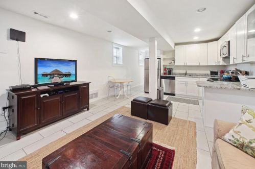 421 11 St, Washington DC 20002-6121 exterior