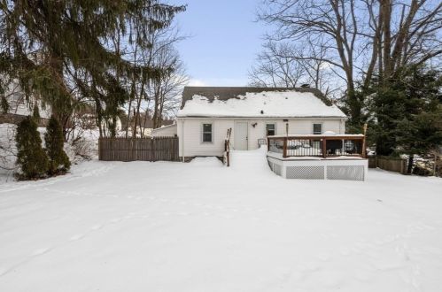 4 Ludington Rd, Worcester MA 01602-3223 exterior