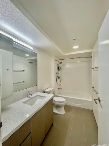 1631 Kapiolani Blvd, Honolulu HI  96814-4718 exterior