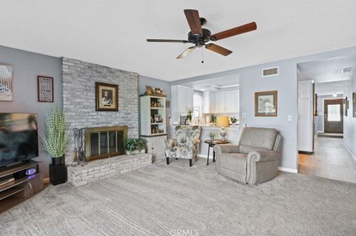 10245 Beach St, Bellflower CA 90706-6019 exterior