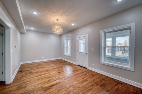 5527 Haddon Ave, Chicago IL  60651-2702 exterior