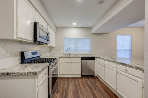 2018 Oak Shr Dr, Humble TX 77339-1724 exterior