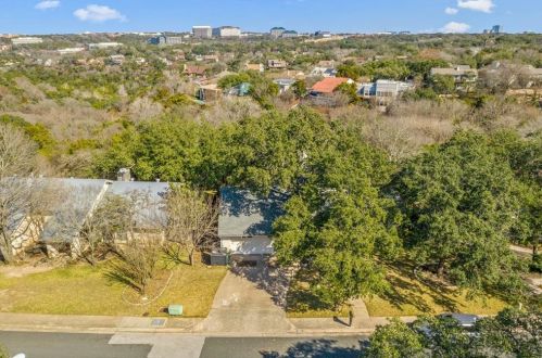 8409 Adirondack Trl, Austin TX 78759-7935 exterior