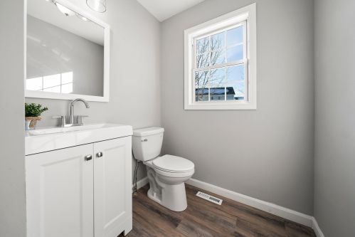 3 Amy Way, Concord NH 03303-1045 exterior