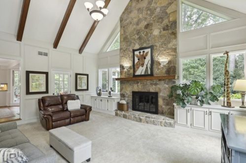 3911 Byrnwyck Pl, Atlanta GA 30319-1600 exterior