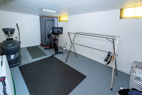 4758 Hollywood Ave, Milwaukee WI 53211-1037 exterior