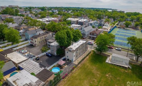 51 Madison Ave, Perth Amboy NJ 08861-4306 exterior