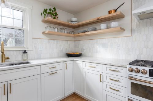 108 Capisic St, Portland ME  04102-2247 exterior