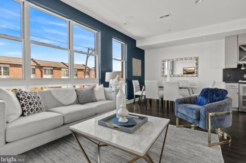 654 13 St, Philadelphia PA 19123-2427 exterior