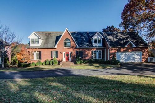 706 High St, Salem, VA 24153-2864