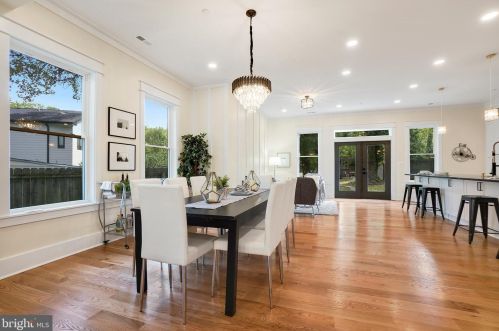 102 Ritchie Ave, Silver Spring MD  20910-5112 exterior