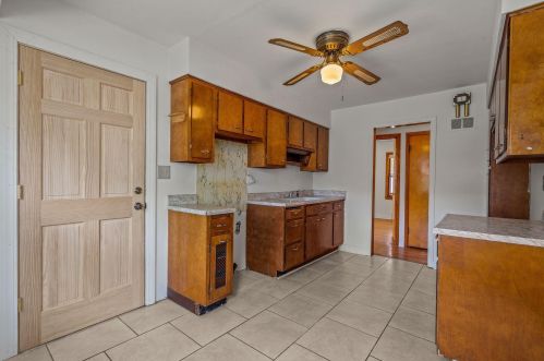 2378 58th St, Milwaukee, WI 53219-2110