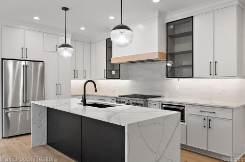 1605 Stanley Blvd, Bham MI 48009-4141 exterior