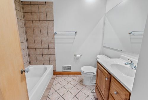 7217 Mohawk Ave, Milwaukee WI 53217 exterior