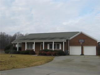 7797 Pilot View Dr, Stokesdale, NC 27357-9336
